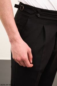 Фото Брюки чорні однотонні з декоративною застібкою та защипами MCR артикул: 38259 Брюки