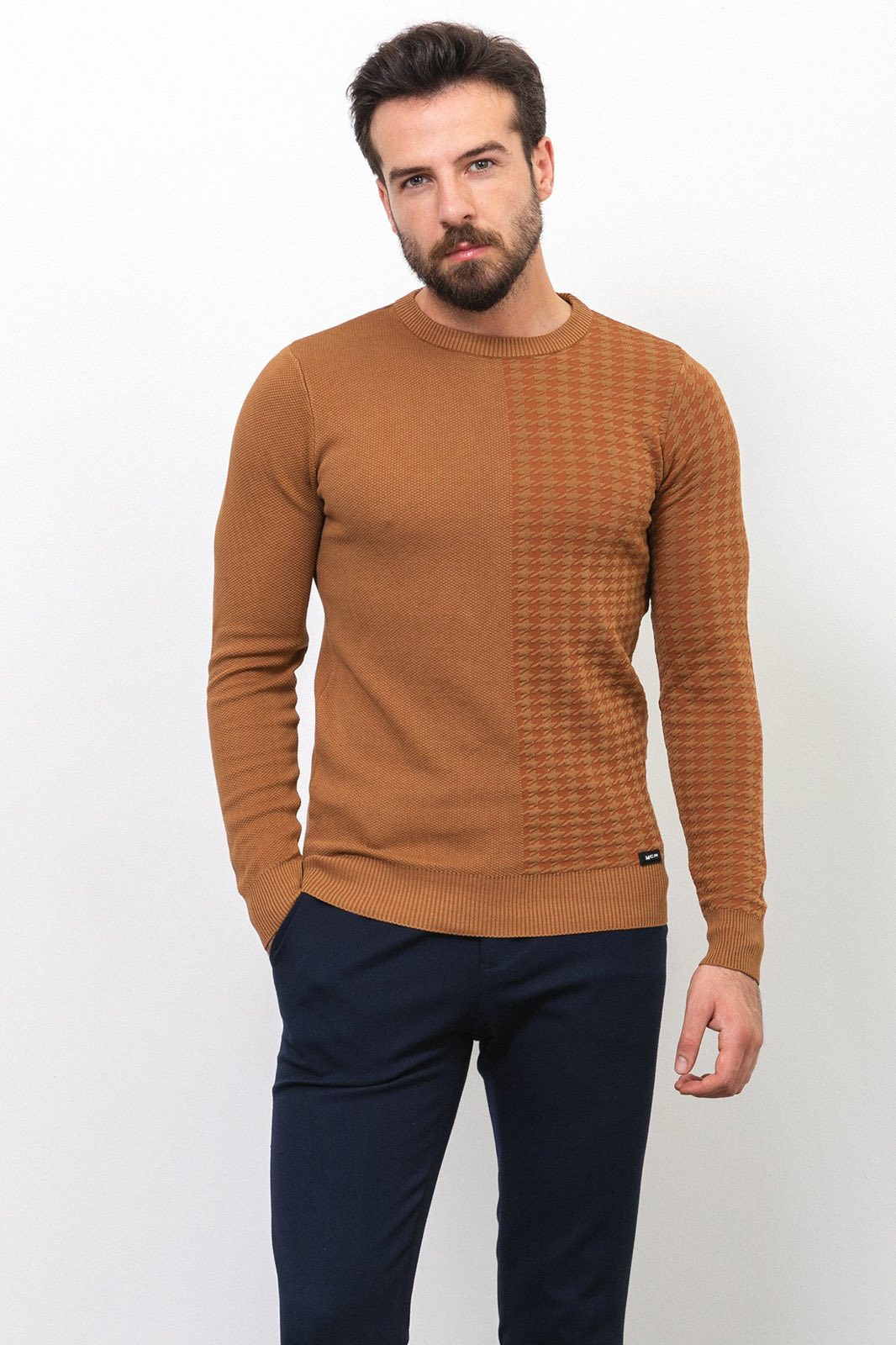 Светр коричневий  в візерунок  MCR