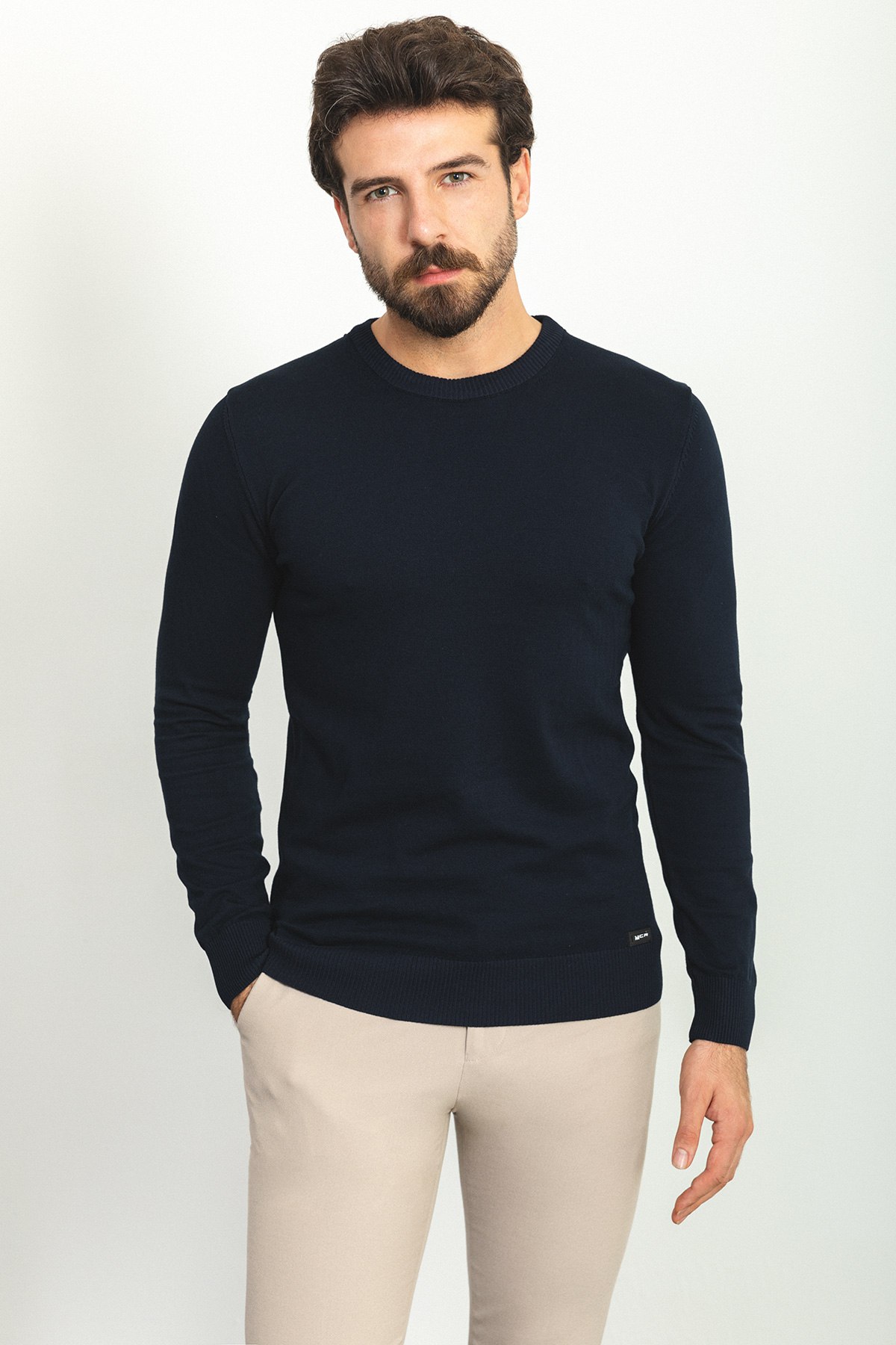 Светр темно-синій однотонний MCR