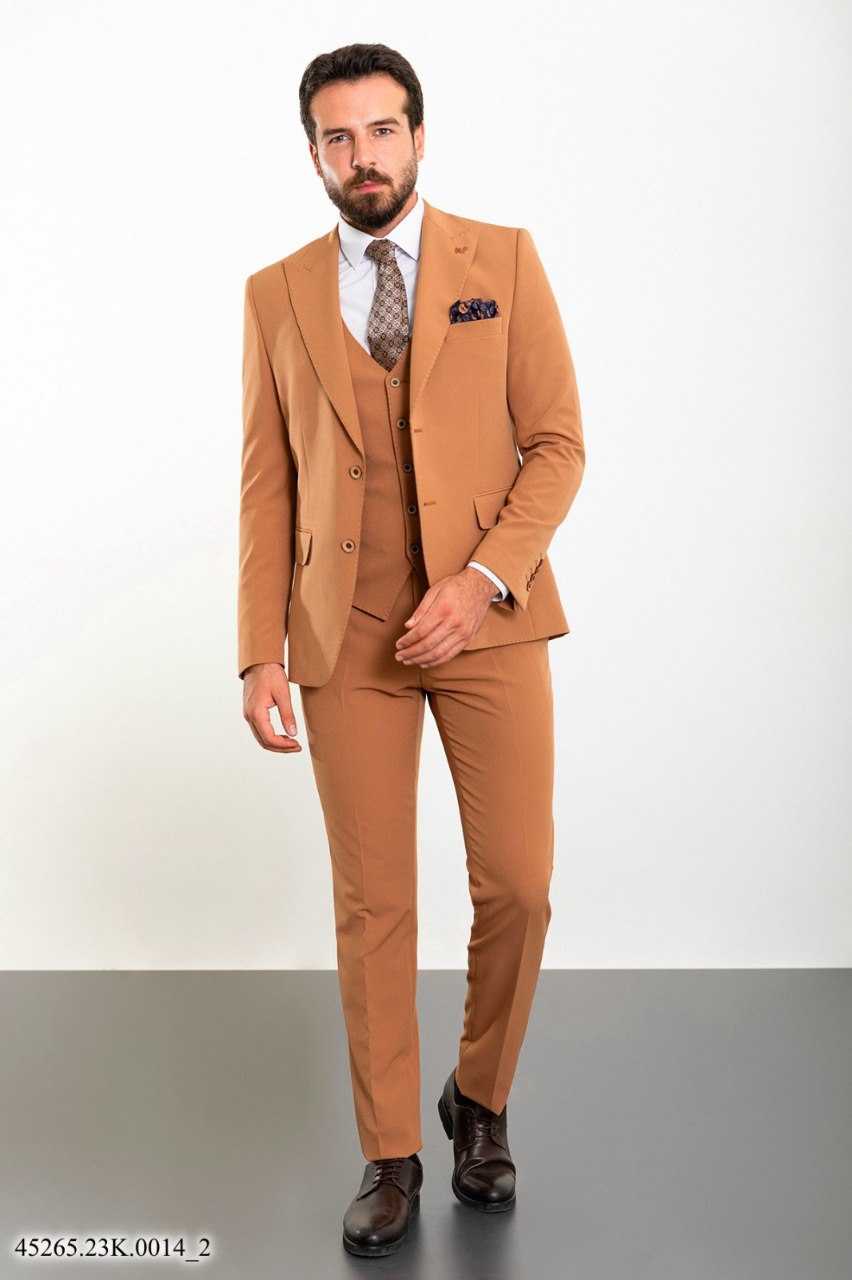Костюм однотонний темно-бежевий MCR