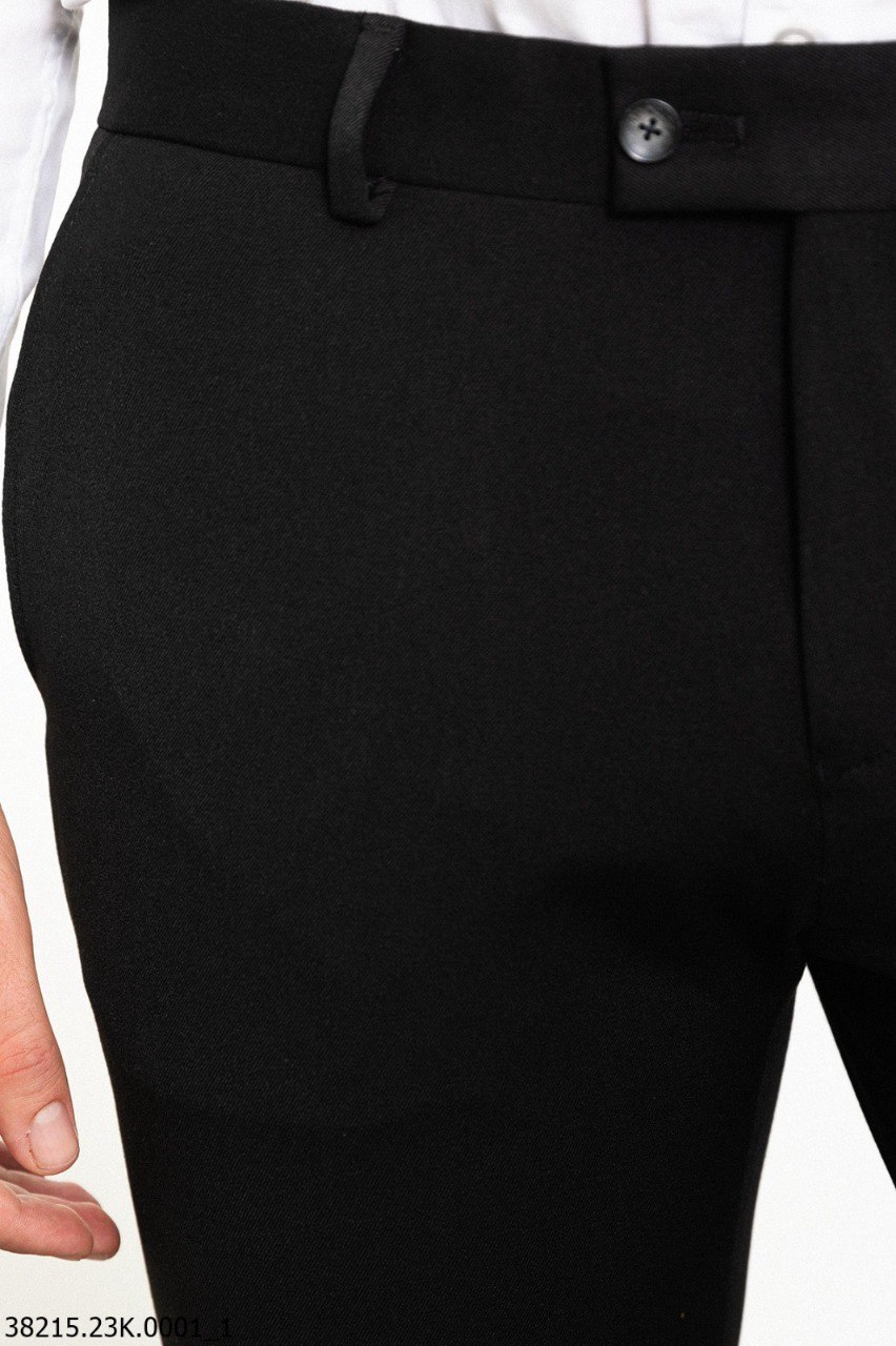 Брюки чорні однотонні плотна тканина MCR