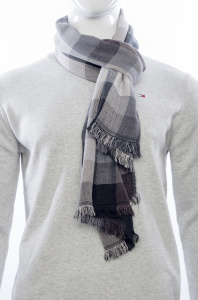 Фото товара Шарф серый OU SI LU, артикул: 026-1 Шарфи