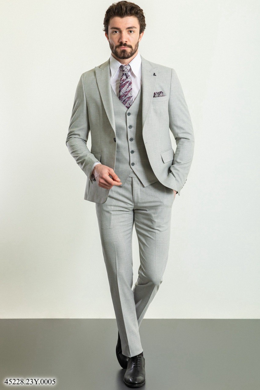 Костюм трійка світло-сірий однотонний  MCR