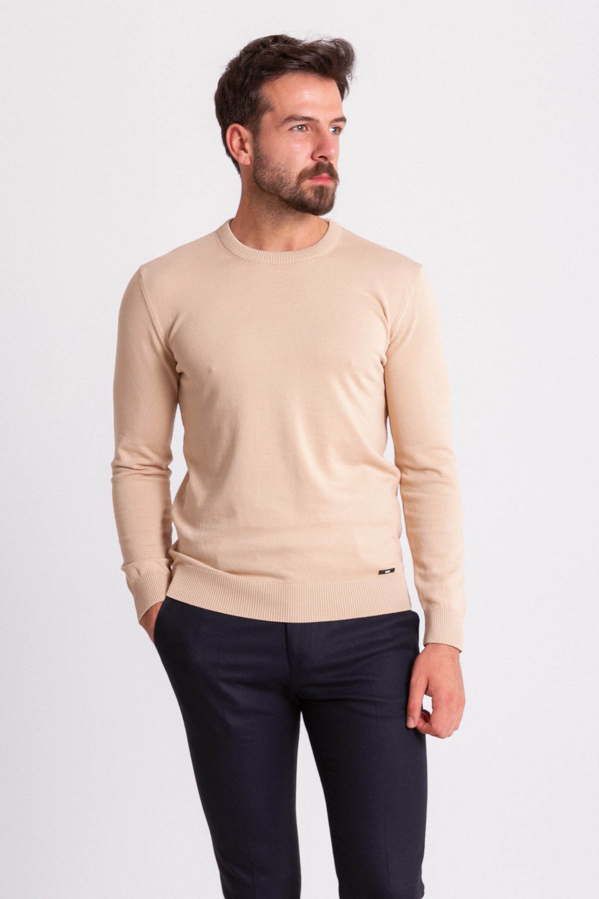 Светр світло-бежевий однотонний MCR