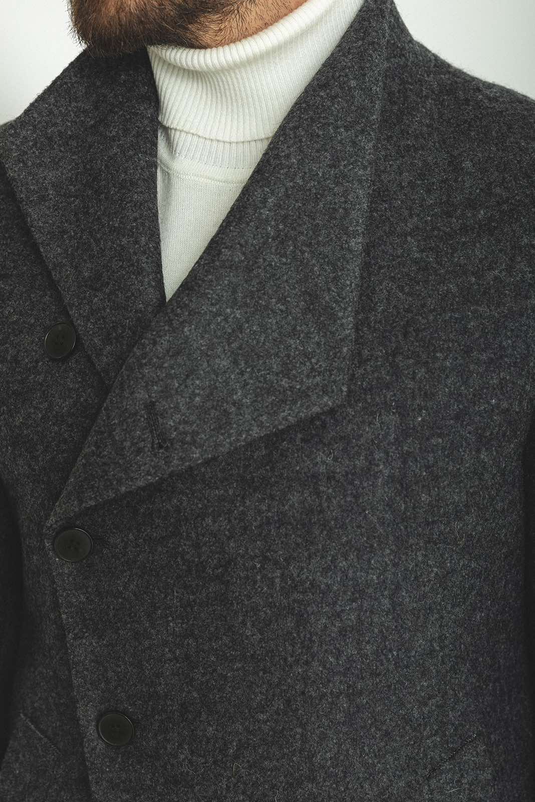 Пальто темнр-сіре з застібкою на бік MCR