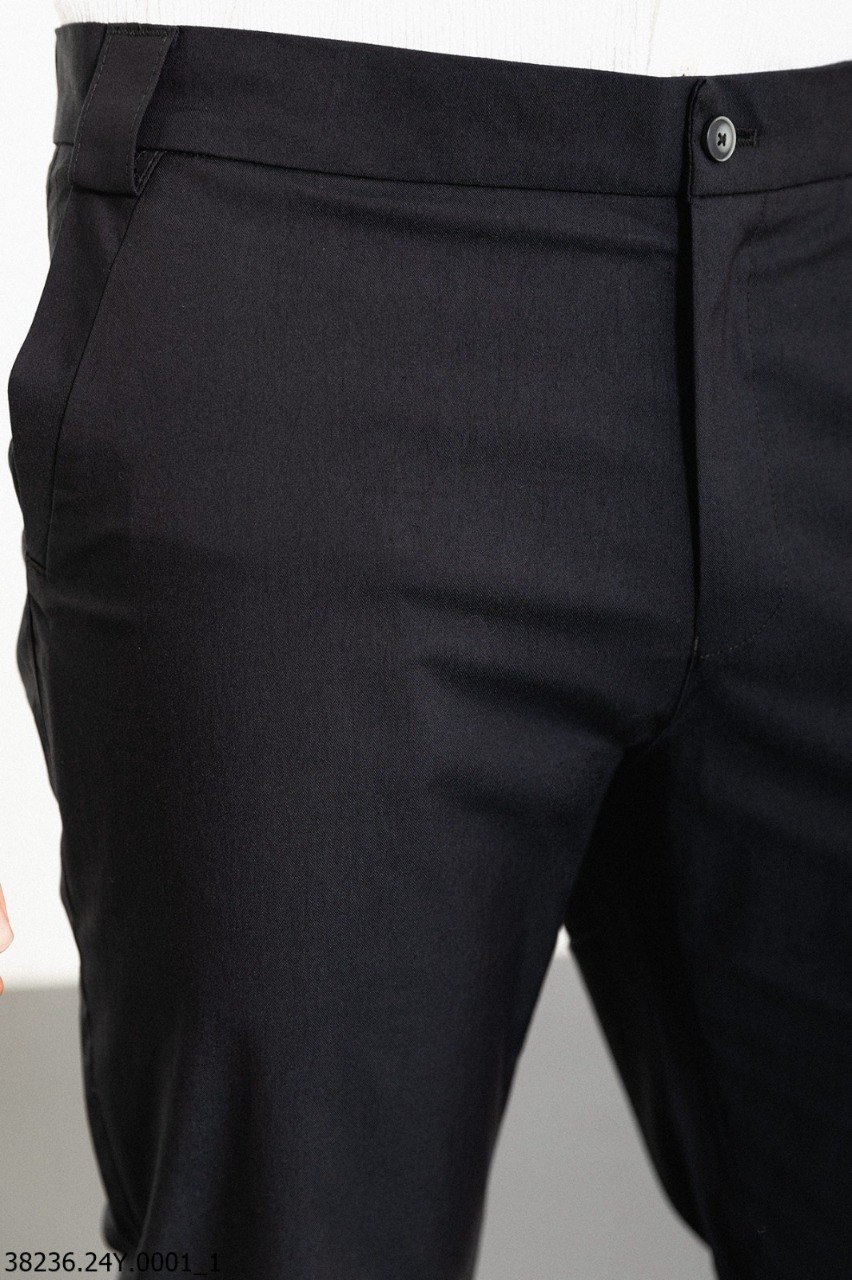 Брюки чорні однотонні легкий котон MCR