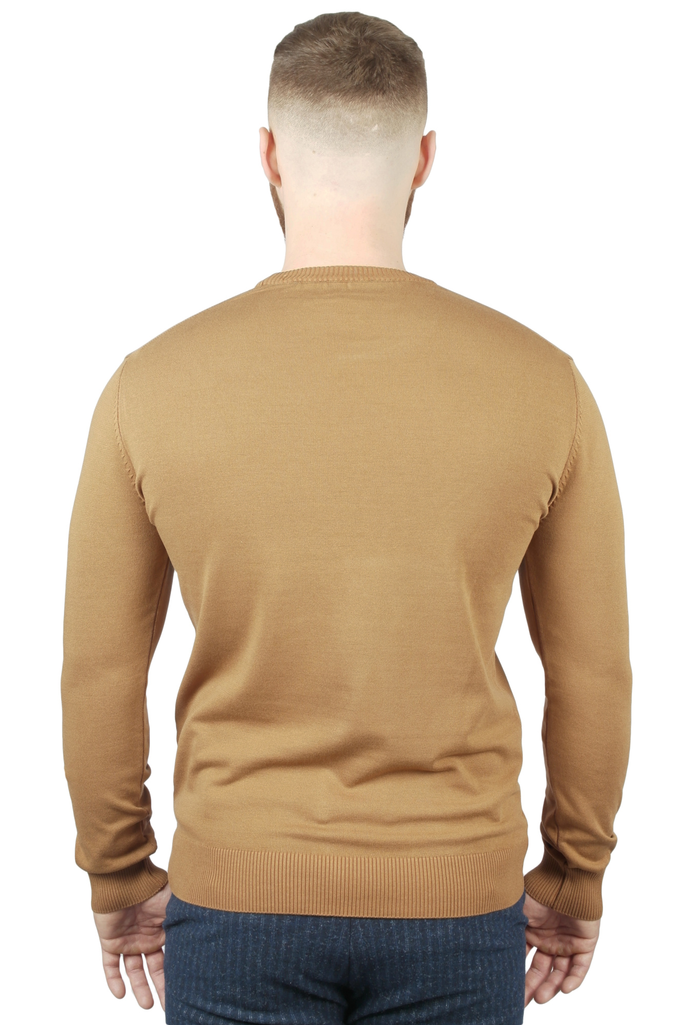 Светр коричневий однотонний MCR