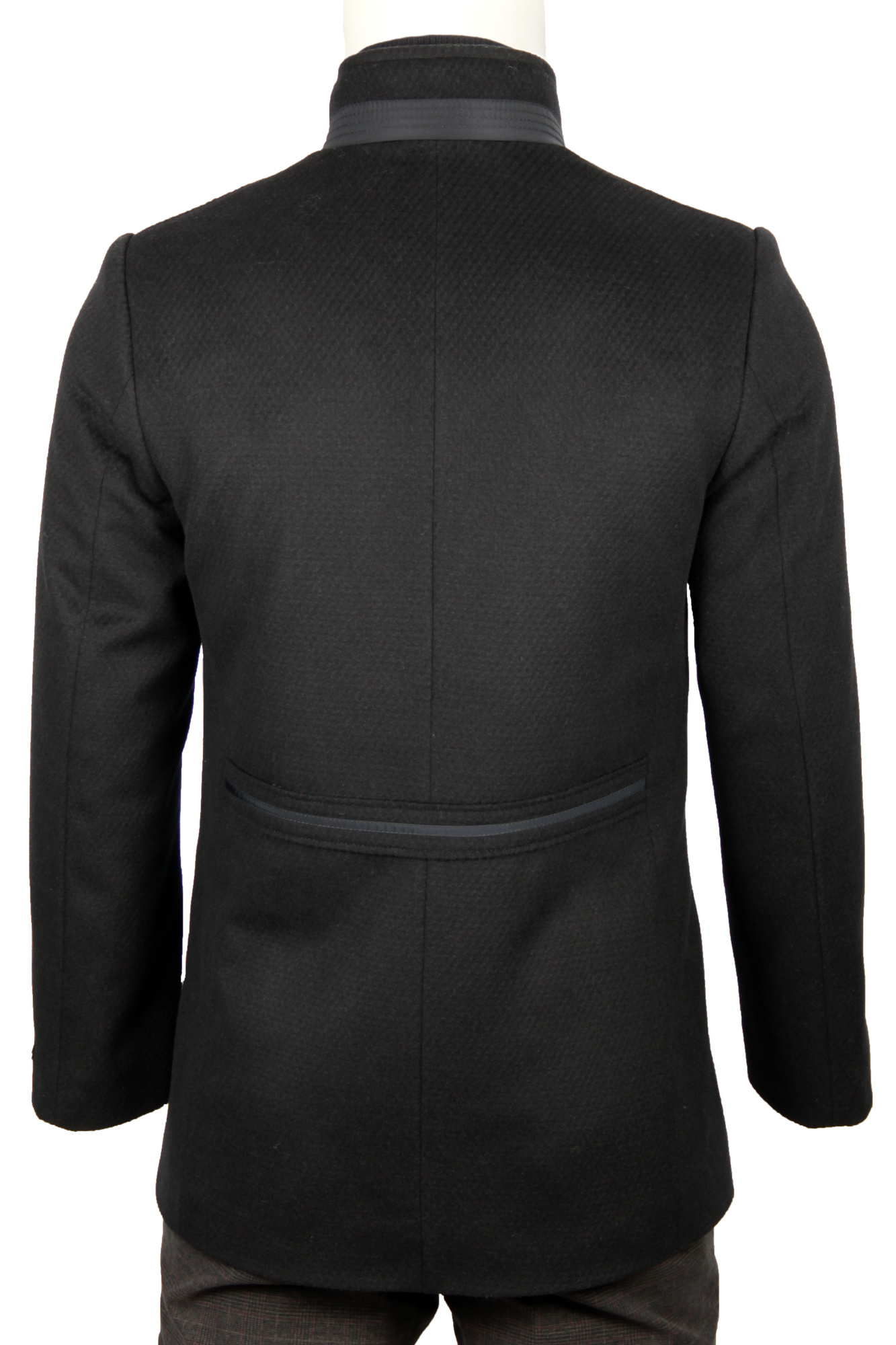 Пальто чёрно текстурная ткань воротник стойка MAIKLEN